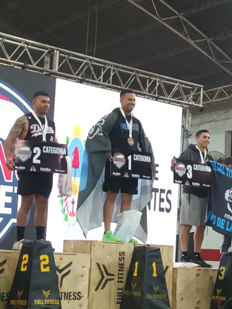 Torneo de Cross Fit: Saúl Saracho subio en el podio del torneo